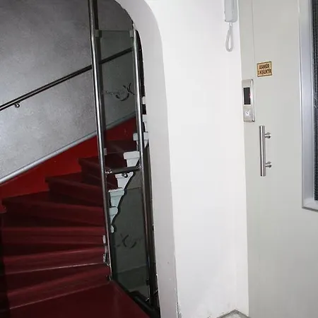 Parpali Hotel *